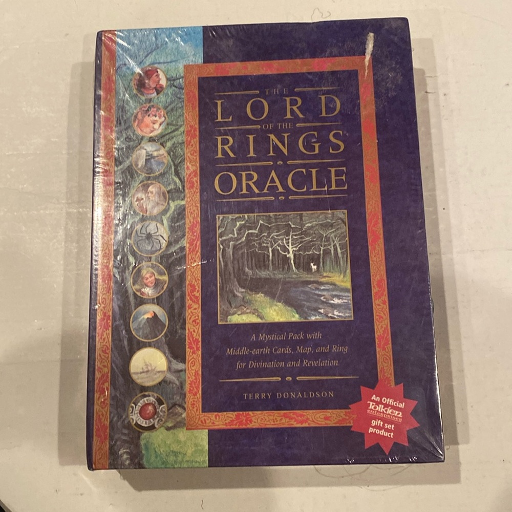 NWT Lord of the Rings Oracle Gift Set